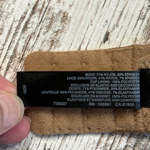 Natori Tan Bra - Picture 9 of 10